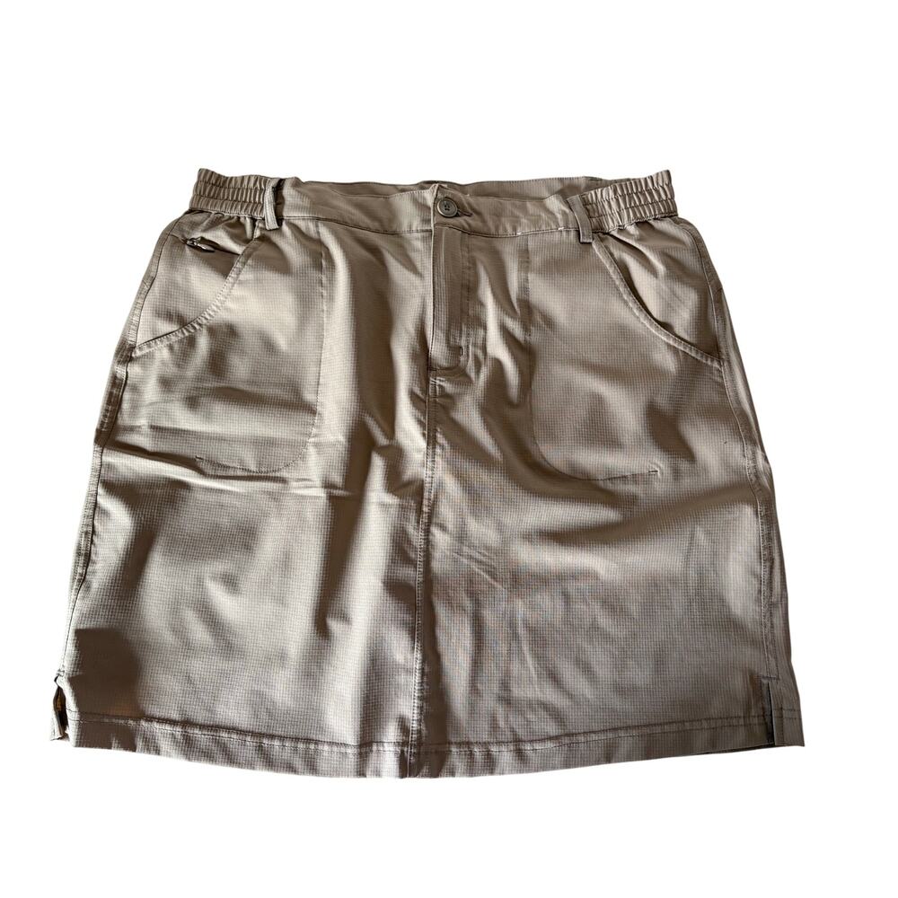 Tilley cargo skort size large khaki rip stop fabric stretch waist.